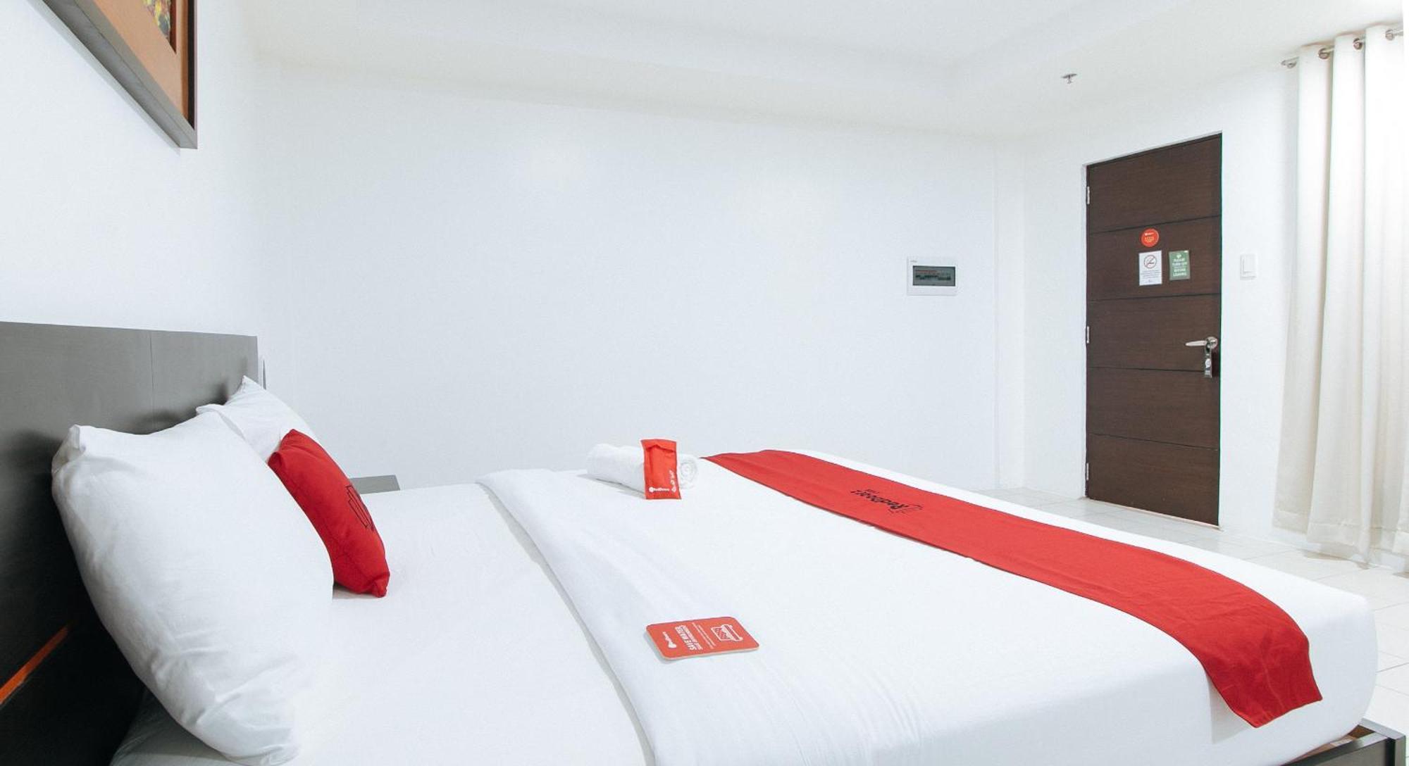 Reddoorz Plus At Evangelista Street Makati Makati City Exterior foto