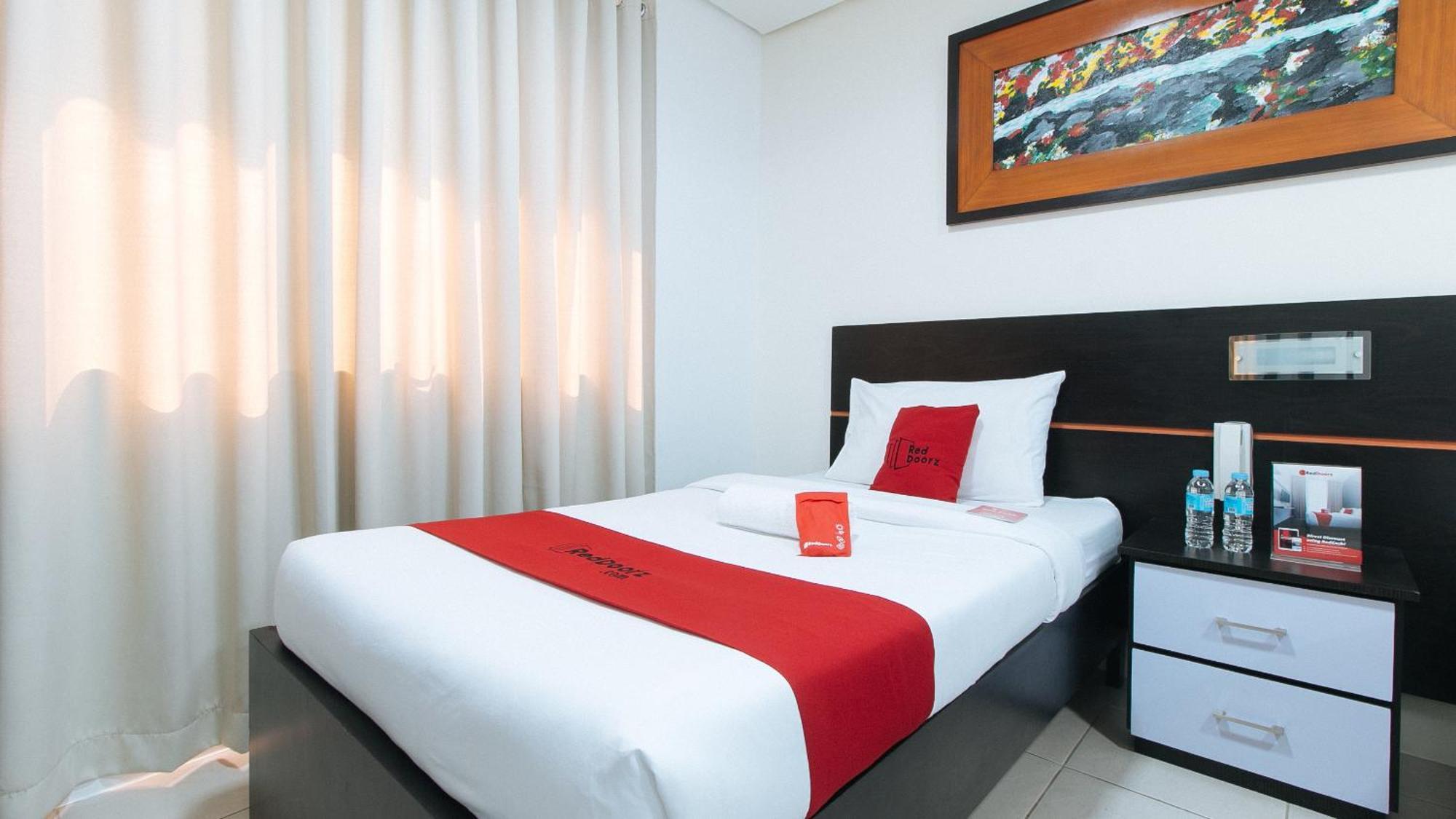 Reddoorz Plus At Evangelista Street Makati Makati City Exterior foto