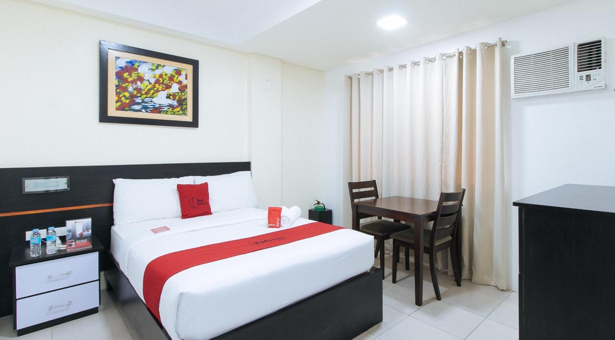 Reddoorz Plus At Evangelista Street Makati Makati City Exterior foto