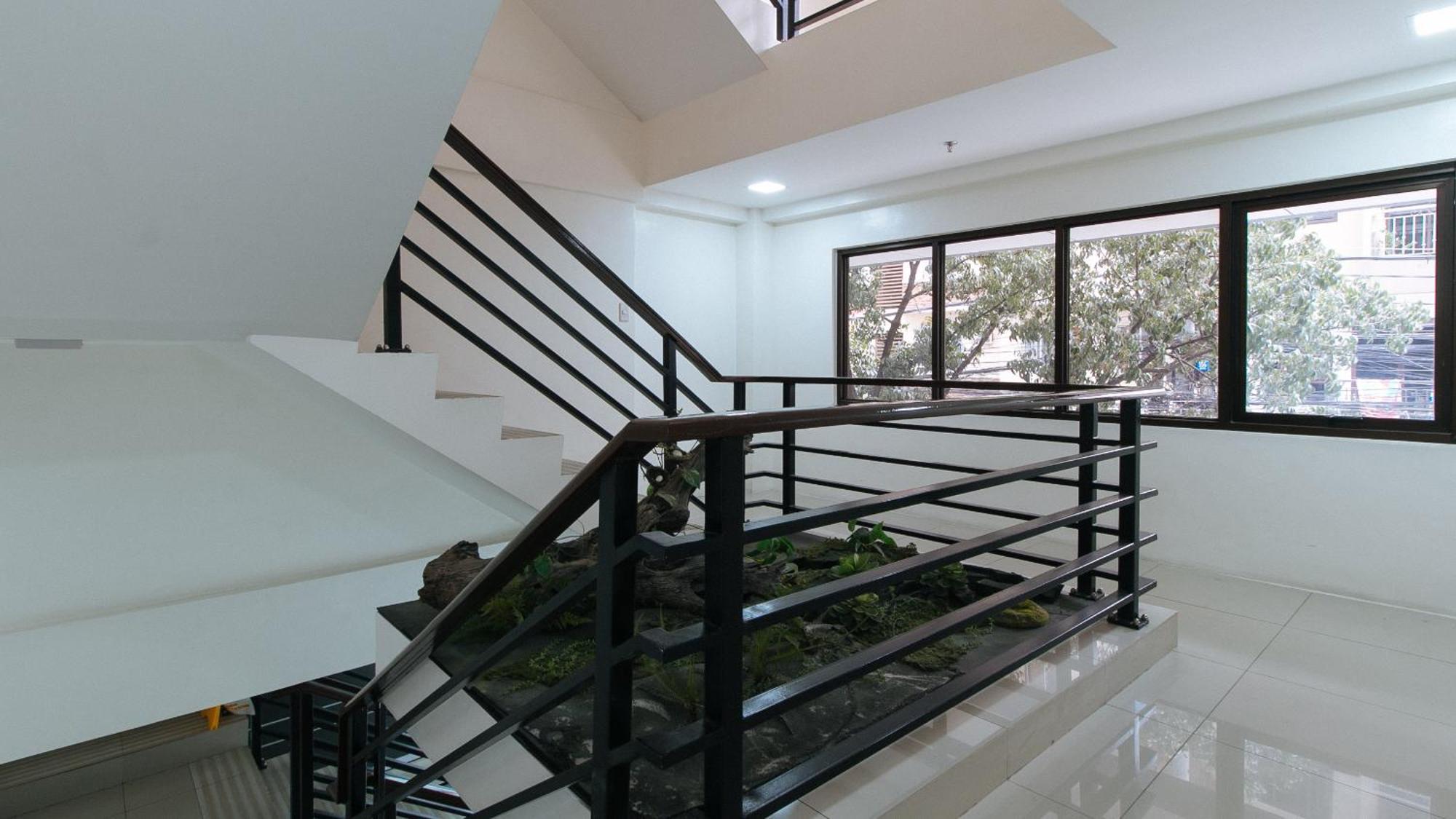 Reddoorz Plus At Evangelista Street Makati Makati City Exterior foto
